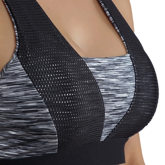 Sports Bra yoga top with breathable open back - Picture 3 of 3